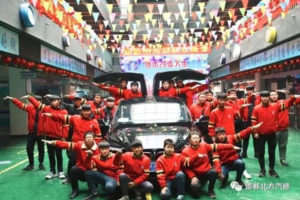 特斯拉新實踐車已到,學(xué)新能源電動專業(yè)就到邯鄲北方汽修學(xué)校 特斯拉新實踐車已到,學(xué)新能源電動專業(yè)就到邯鄲北方汽修學(xué)校