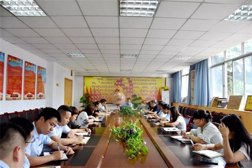 西安鐵道職業(yè)學(xué)校 堅決貫徹“五個再來一遍”工作要求再部署工作會議 西安鐵道職業(yè)學(xué)校 堅決貫徹“五個再來一遍”工作要求再部署工作會議