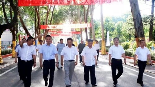 民進(jìn)中央副主席王剛一行蒞臨西安鐵道職業(yè)學(xué)校調(diào)研 民進(jìn)中央副主席王剛一行蒞臨西安鐵道職業(yè)學(xué)校調(diào)研