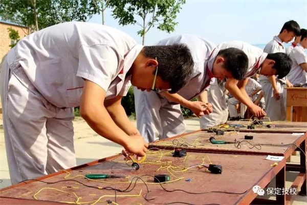 保定新能源技工學(xué)校2022年招生簡(jiǎn)章 保定新能源技工學(xué)校2022年招生簡(jiǎn)章
