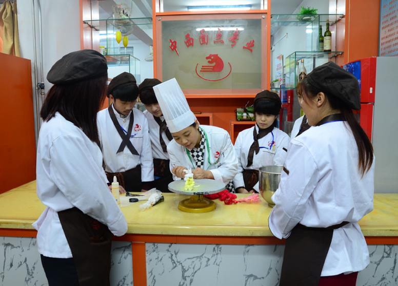 保定虎振技工學(xué)校中西糕點(diǎn)專(zhuān)業(yè)怎么樣? 保定虎振技工學(xué)校中西糕點(diǎn)專(zhuān)業(yè)怎么樣?