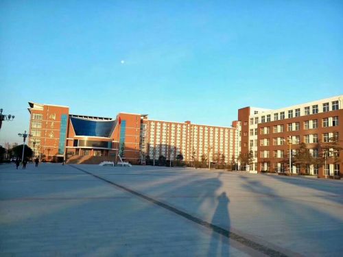 鄭州軌道工程職業(yè)學(xué)院乘務(wù)專業(yè)怎么樣? 鄭州軌道工程職業(yè)學(xué)院乘務(wù)專業(yè)怎么樣?