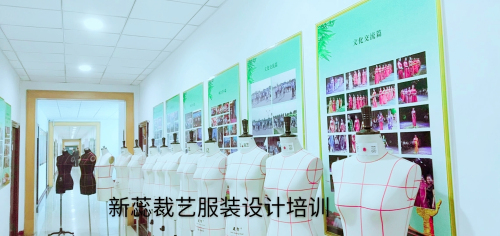 學(xué)服裝設(shè)計(jì)就業(yè)前景如何? 學(xué)服裝設(shè)計(jì)就業(yè)前景如何?